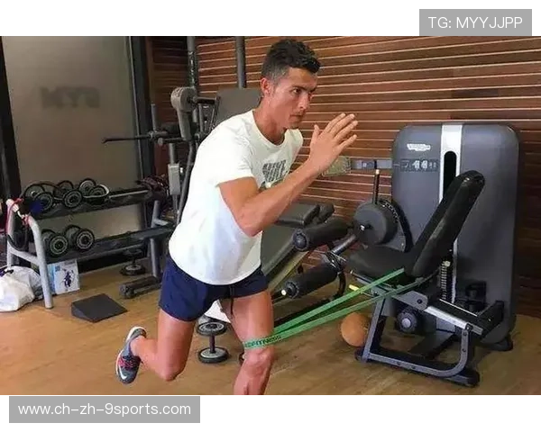 C罗被曝在私生活圈帮助多名退役球员，善举陆续被披露