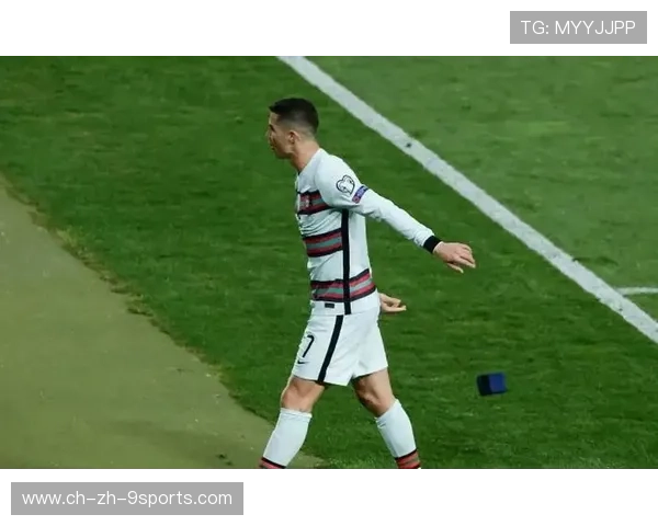 C罗拒绝采访，c罗拒绝队长袖标